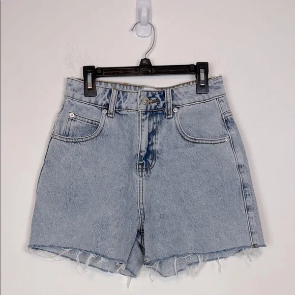 Princess Polly Laurena Denim Shorts. High Rise. Light Wash. Size 2. NWT. - Picture 3 of 14